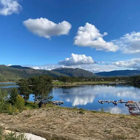 Holiday home Trivelig Og Nylig Oppfort Med Innendors Peis