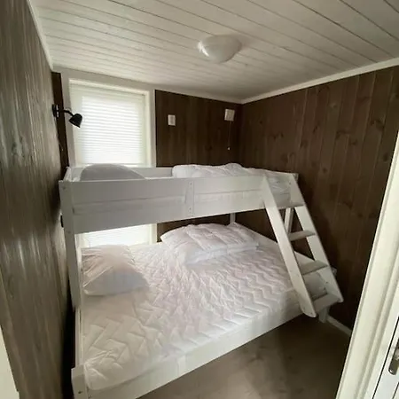 Holiday home Trivelig Og Nylig Oppfort Med Innendors Peis *
