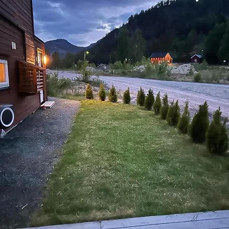 Vakantiehuis Trivelig Og Nylig Oppfort Med Innendors Peis