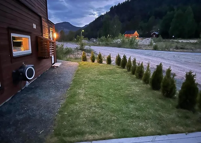 Holiday home Trivelig Og Nylig Oppfort Med Innendors Peis