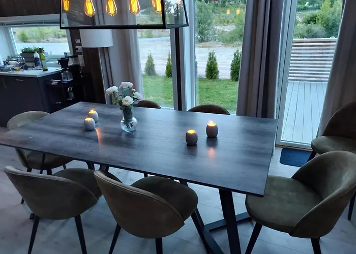 Trivelig Og Nylig Oppfort Med Innendors Peis * Vradal
